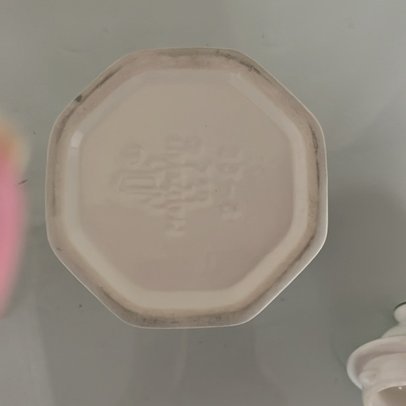 Pfalzgraff Christmas Sugar and Creamer - Picture 9 of 9